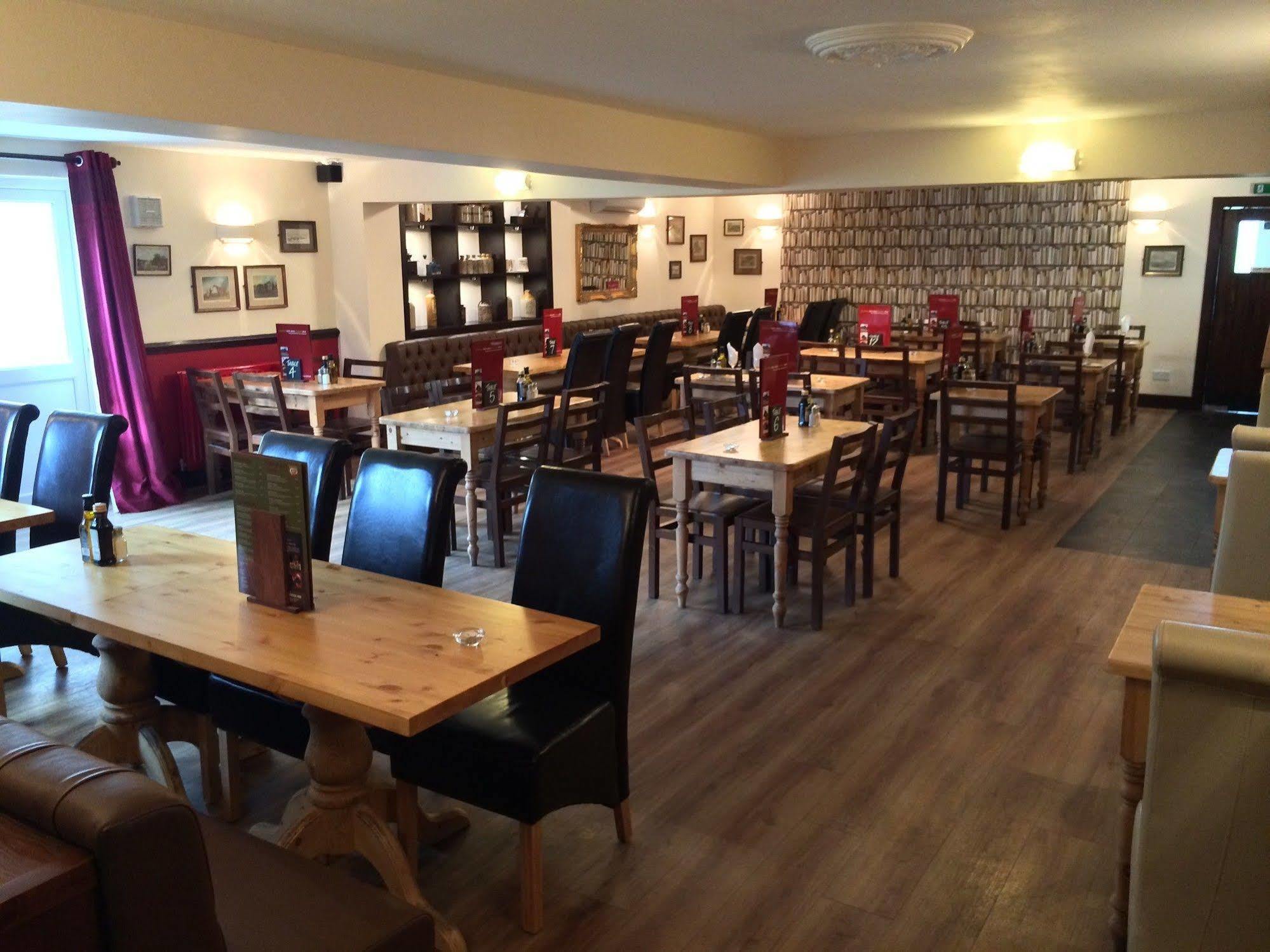 Hunters Lodge Inn Wincanton Exterior photo